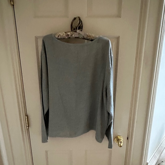 C P Shades 5 Button Willow Green Linen & Rayon Top-Like New (Large) - Picture 3 of 3